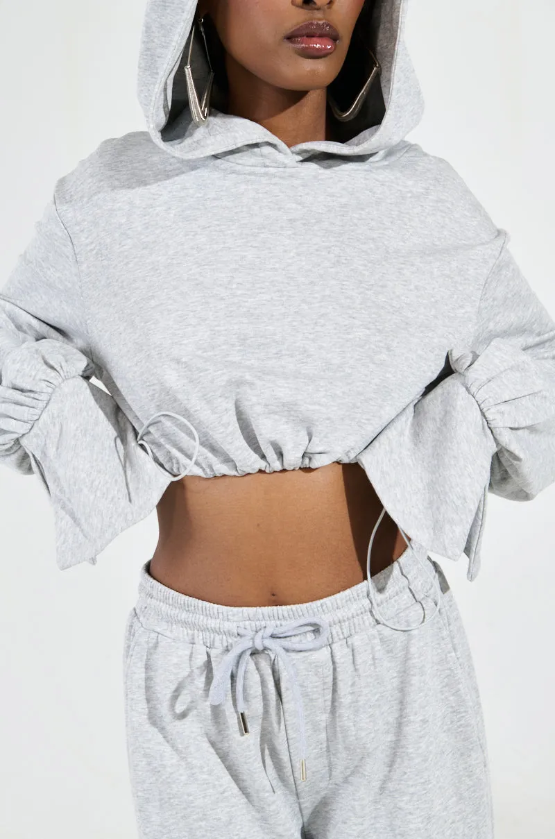 A CALM FLEX PULL OVER SWEATSHIRT IN HEATHER GREY