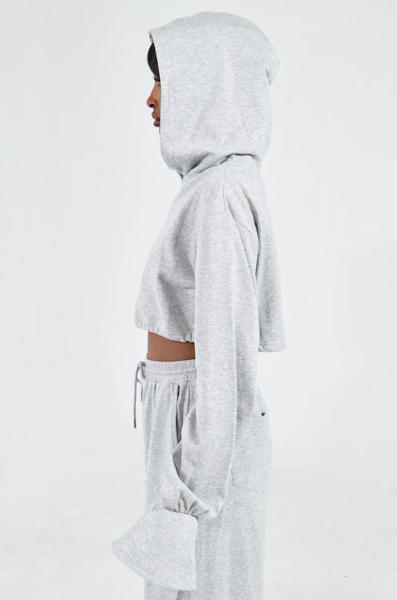 A CALM FLEX PULL OVER SWEATSHIRT IN HEATHER GREY