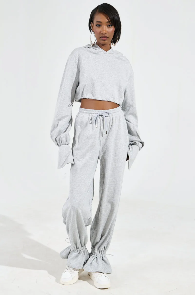 A CALM FLEX PULL OVER SWEATSHIRT IN HEATHER GREY