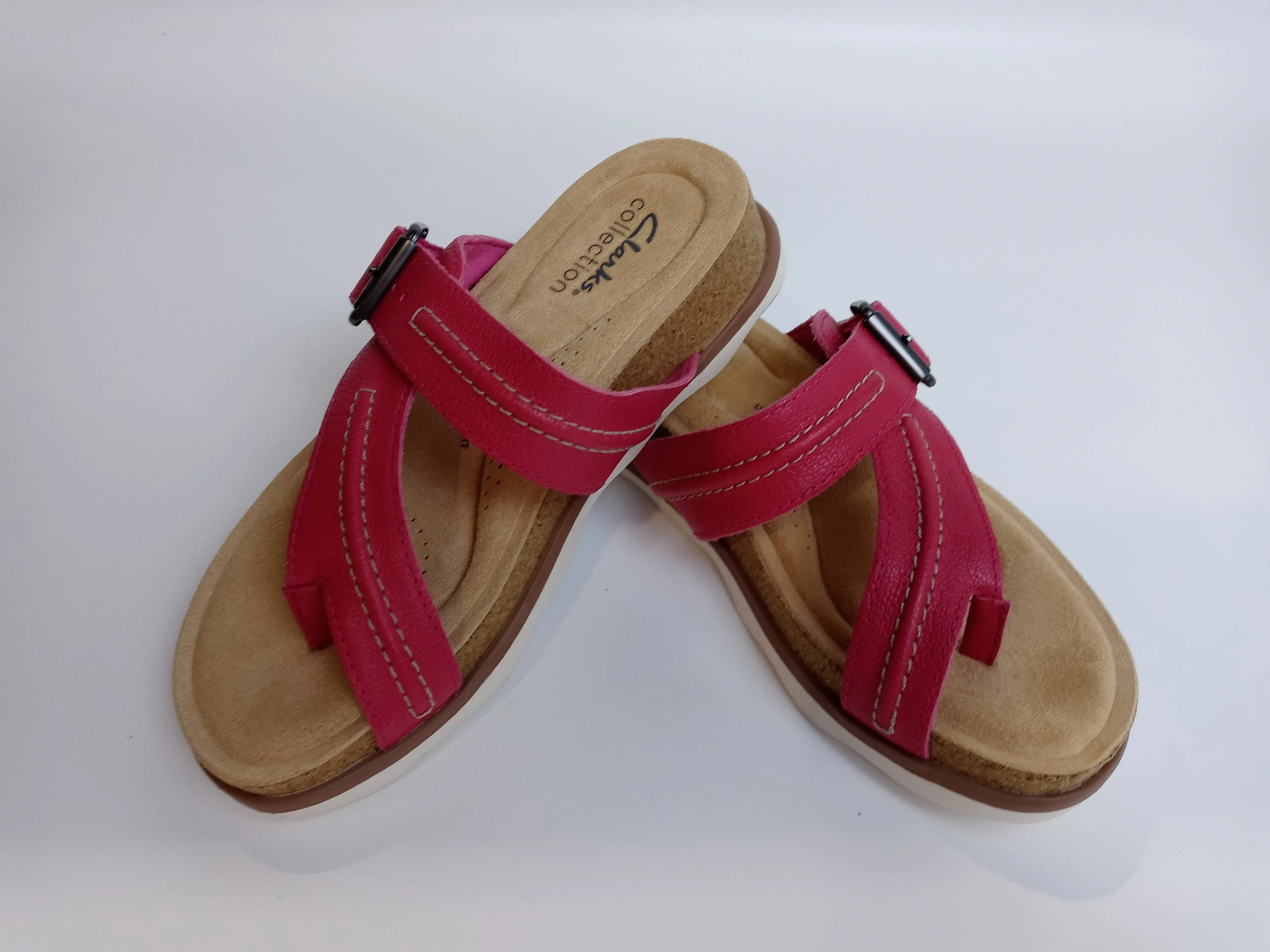 Clarks Brynn Madi Flat Sandal Fuchsia Leather Size 5.5 Medium Pair Of Shoes