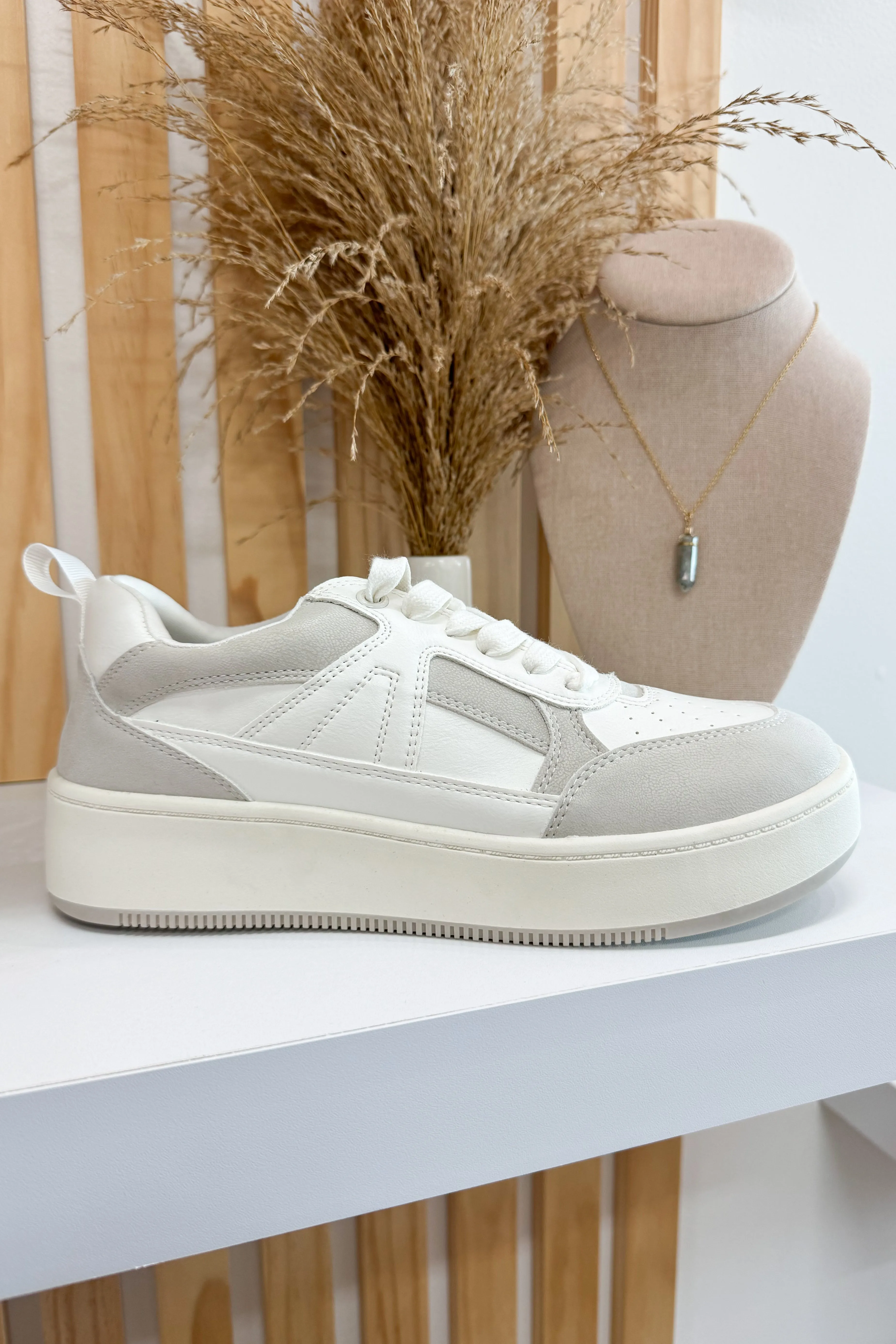 Mia Dice Sneakers (White/Off White)