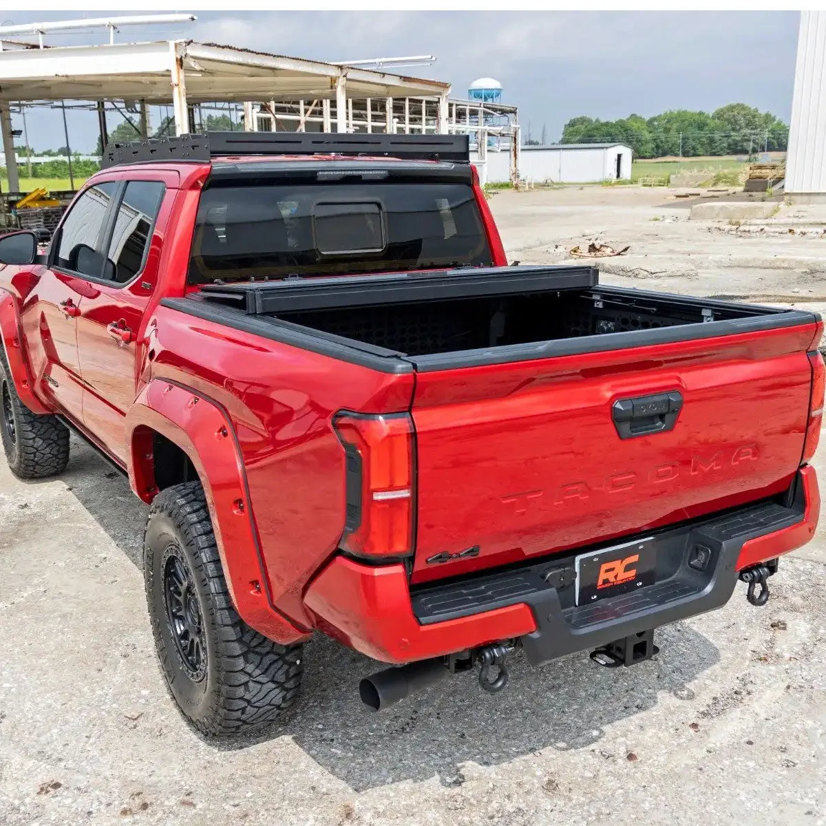 Rough Country Low-Profile Tri-Fold Tonneau Cover | 2024  Toyota Tacoma