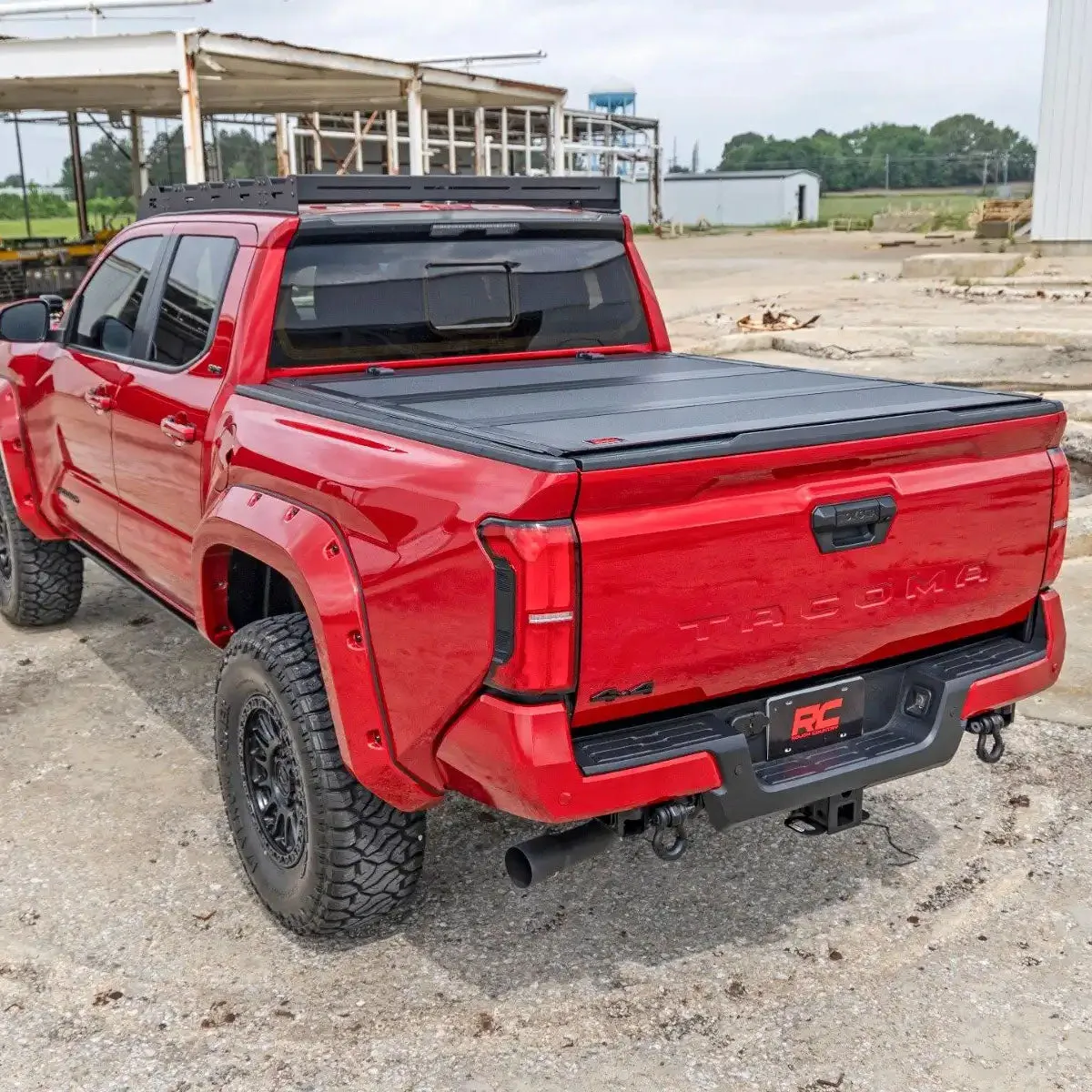 Rough Country Low-Profile Tri-Fold Tonneau Cover | 2024  Toyota Tacoma