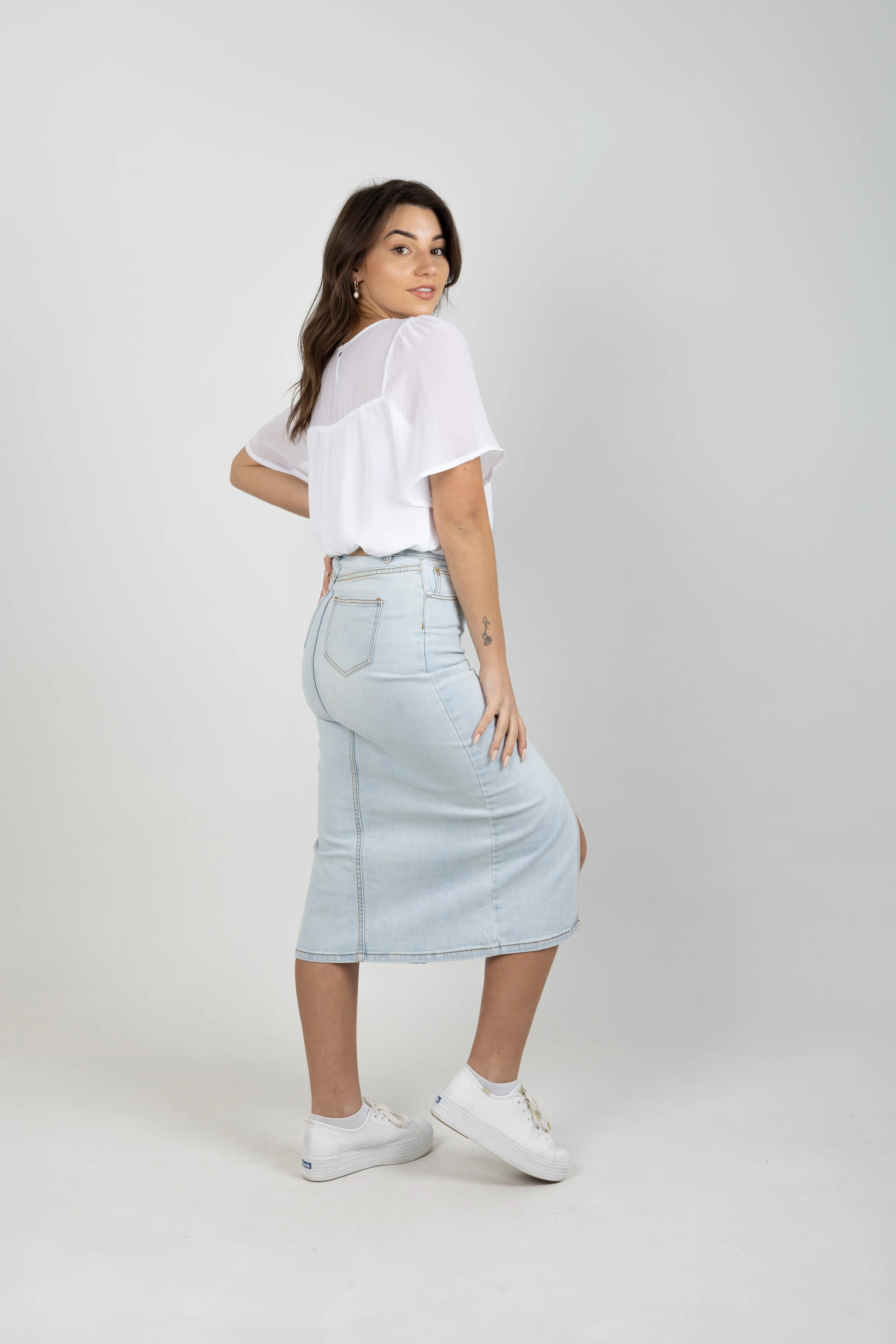 VERONICA DENIM SKIRT BORROWED BLUE